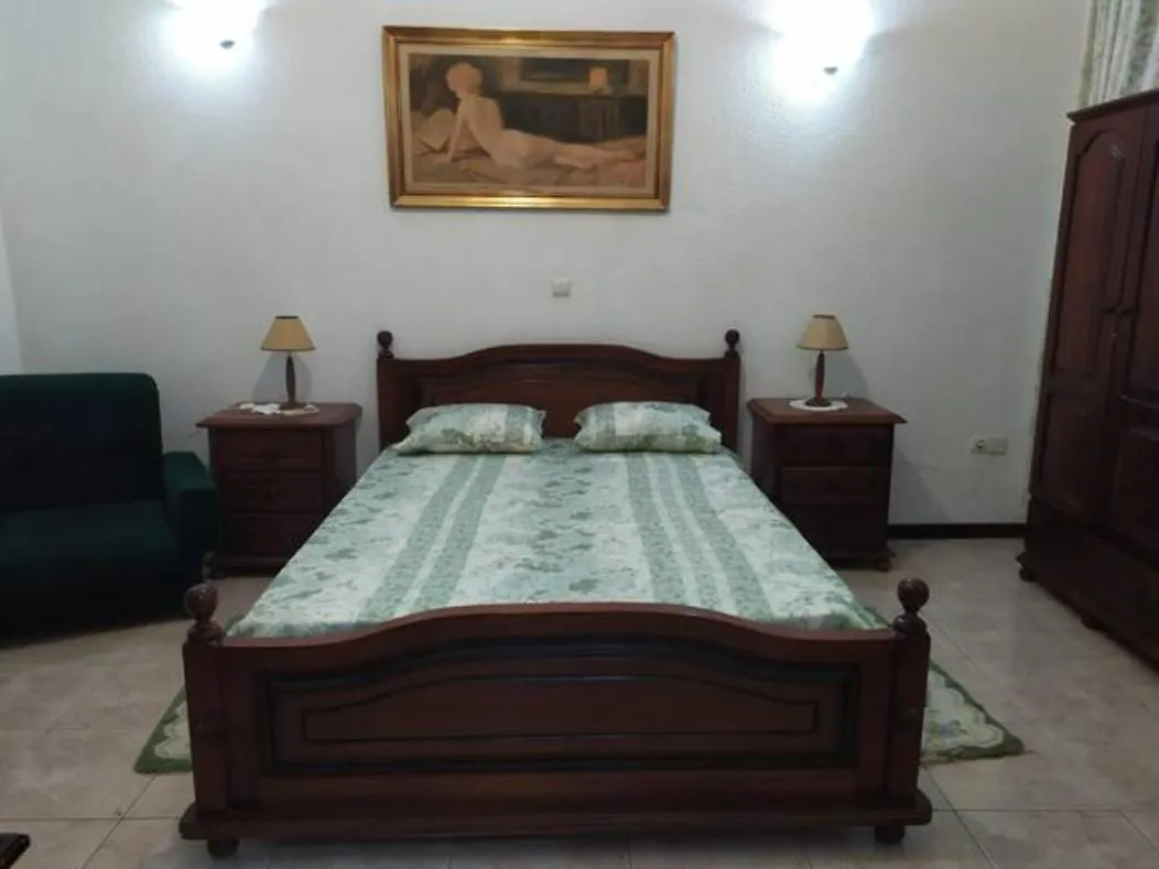 Cozy Room In Plateau contacts
